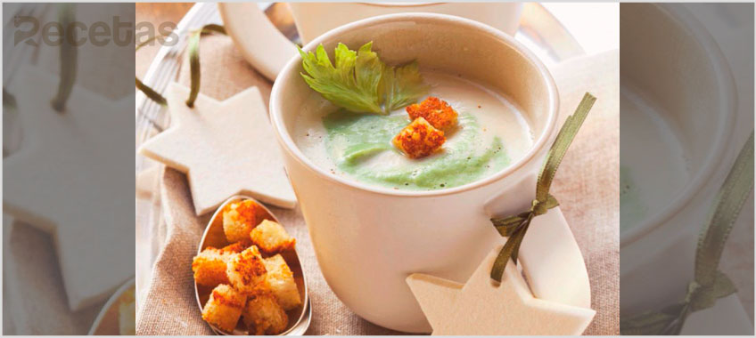 Crema de apionabo y patata con picatostes crujientes